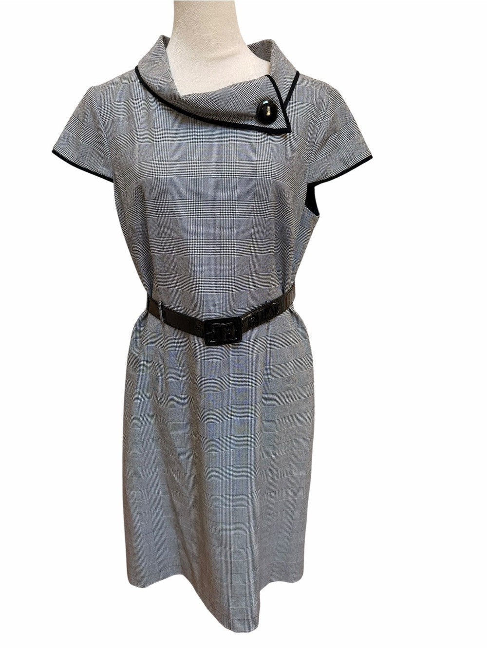 Tahari Size 12 Gray Plaid Belted Sheath Dress Buttons